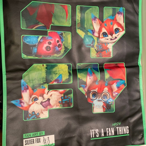 LARGE SYFY COMIC-CON BAG. - Picture 1 of 3